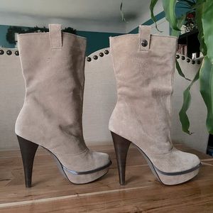 NWOT Calvin Klein Suede Boot 8.5